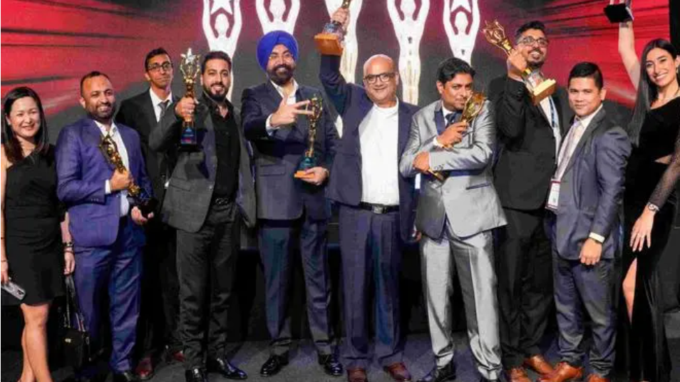 https://adgully.me/post/4383/dalma-mall-celebrates-a-resounding-victory-with-nine-awards-at-mecsr