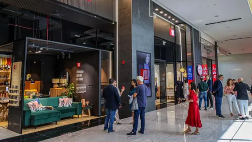 https://adgully.me/post/2262/vox-furniture-uae-expands-to-dubai-festival-plaza-unveils-vr-experience